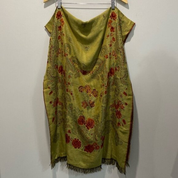 Oversized Floral Scarf Textured Size 68x26 - Picture 6 of 15